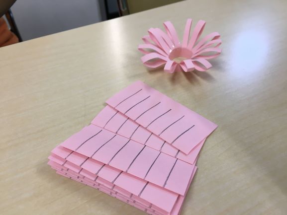 横浜市 港南台の放課後等デイサービス くまさん横浜 付箋紙を作った花づくり 横浜市 港南台の放課後等デイサービス くまさん横浜 付箋紙を作った花づくり